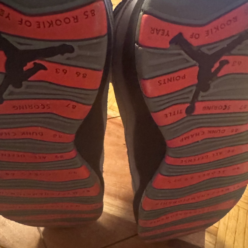 Jordan 10 Retro Cool Grey Red Accents - Picture 4 of 5